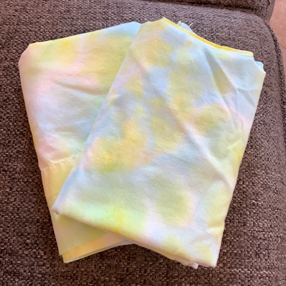 Pair of 100% cotton standard tie dye pillow cases